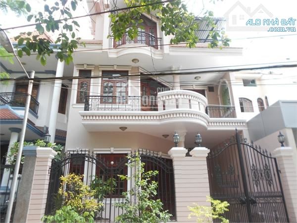 Bán Biệt thự xưa Ngô Thời Nhiệm, P 6, Quận 3 ( 10x22m ) giá 76 tỷ.