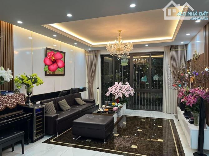 Nhà đẹp phân lô Cổ Linh 100m2-MT 7m full đồ cần bán để chuyển về Vinhome ở 🎊🎊 - 2