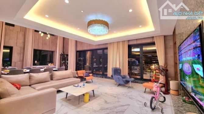 KHÔNG GIAN XANH - SỐNG ĐẲNG CẤP - PARKCITY - 120M NHỈNH 20 TỶ - 2