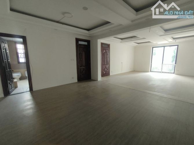 BÁN ĐẤT TẶNG BIỆT THỰ MẶT PHỐ NGUYỄN KHANG ( HOA BẰNG ) CẦU GIẤY 60 TỶ 328m2 MT 13m 5 TẦNG - 5