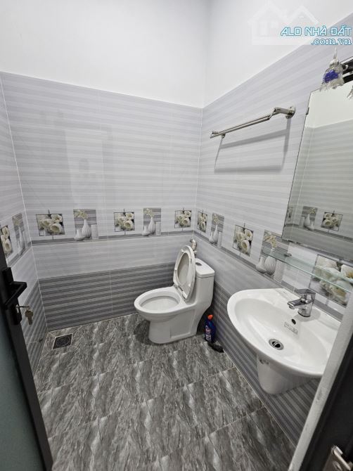 Nhà mặt tiền kinh doanh đường ĐT 743A gần ngã tư Bình Thung, 702 Dĩ An - 6