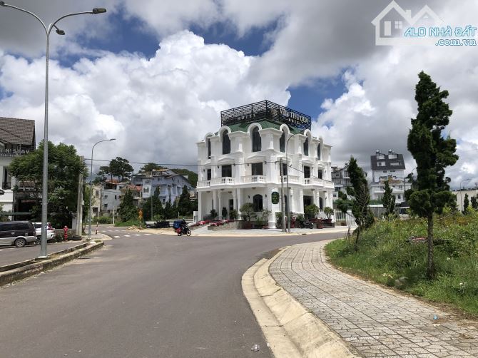 Bán đất tại kqh đắc địa, trung tâm bậc nhất tp Đà Lạt, 253m2, ngang 12,5m, giảm còn 22 tỷ