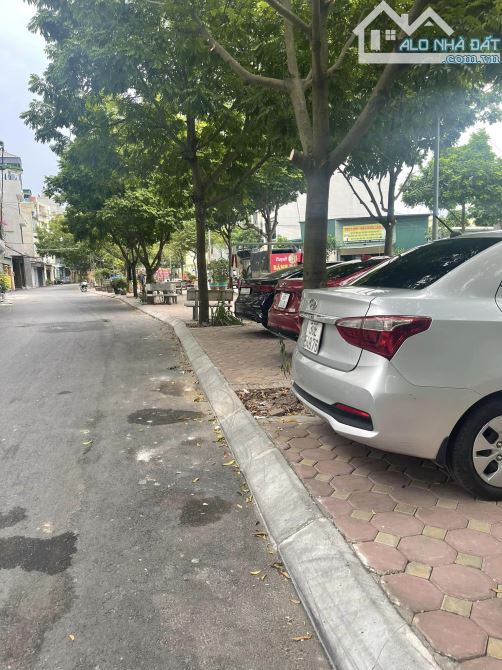 Bán lô đất Tứ Hiệp trung tâm Thanh Trì 42m lô góc mặt đường ô tô đỗ cửa KD giá 6.6 tỷ - 1