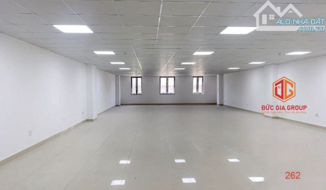Mặt bằng kinh doanh gần Bitis Phạm Văn Thuận ngang 9,5m giá 70tr/th vị trí đẹp tự do setup - 1