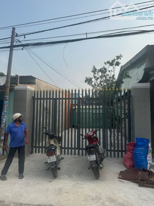 Cần bán đất mặt tiền nhựa 1/ Lưu Bình Hương vô 50m đối diện trường tiểu học xã Tân Thông H - 1