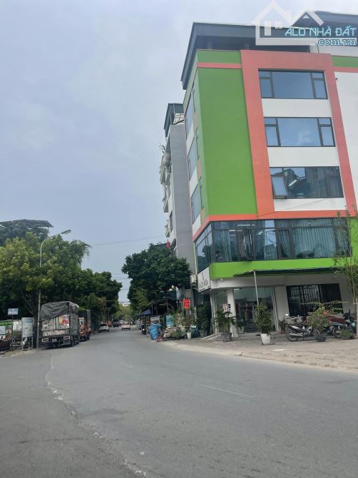 Bán lô đất Tứ Hiệp trung tâm Thanh Trì 42m lô góc mặt đường ô tô đỗ cửa KD giá 6.6 tỷ - 2