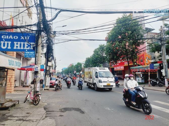 Mặt bằng kinh doanh gần Bitis Phạm Văn Thuận ngang 9,5m giá 70tr/th vị trí đẹp tự do setup - 2