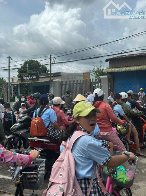 Cần bán đất mặt tiền nhựa 1/ Lưu Bình Hương vô 50m đối diện trường tiểu học xã Tân Thông H - 2