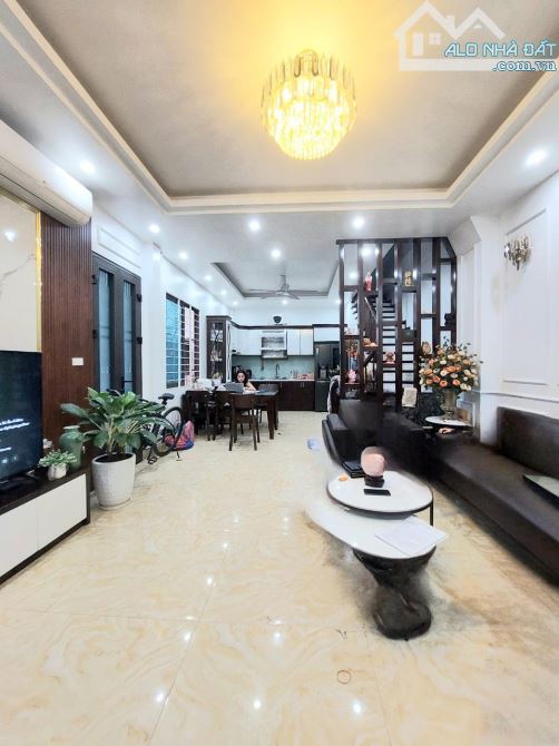 Bán nhà  Đại Từ  45m 4 t lô góc  tặng full nội thất sịn sò sát  KĐT Đại Kim giá 6.1 tỷ - 3