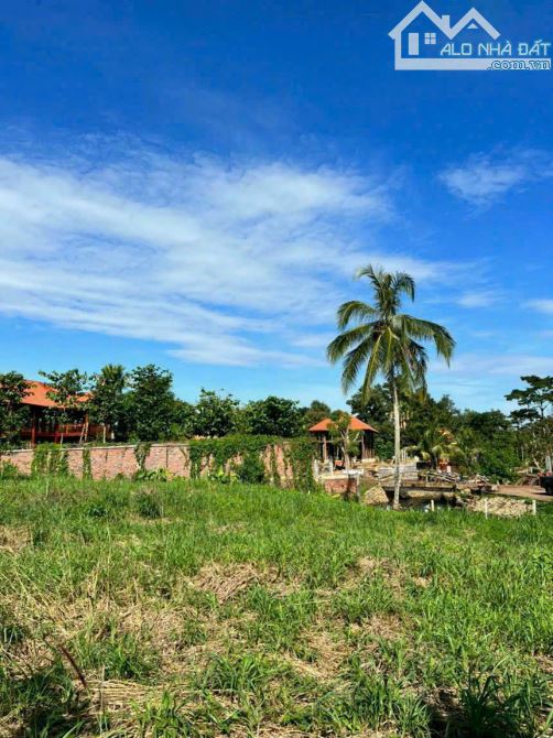 BÁN VIEW NGHĨ DƯỠNG SUỐI THỀ SÔNG RAY CẨM MỸ ĐÒNG NAI, DT 6100M2 NƯƠC QUANH NĂM