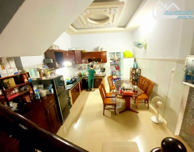 Bán Nhà Lê Thị Riêng Quận 12- 70M2 (4.1 x 17.5) 3 Tầng CHỈ NHỈNH 4 TỶ TL, - 1