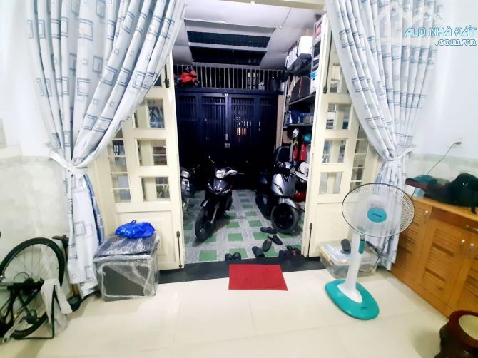 Bán Nhà Lê Thị Riêng Quận 12- 70M2 (4.1 x 17.5) 3 Tầng CHỈ NHỈNH 4 TỶ TL, - 5