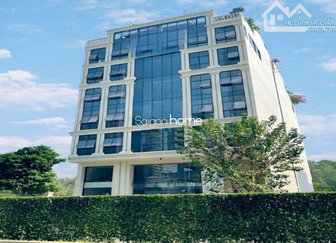 Tòa nhà văn phòng 3000m2 Hầm 7 tầng nổi Trung tâm Q2 Đầy đủ nội thất văn phòng