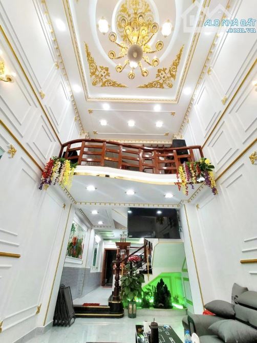 8,8 tỷ sở hữu nhà 5 lầu đẹp HXT 84m2(4x21) Lê Văn Thọ ngay CV Làng Hoa khu VIP.