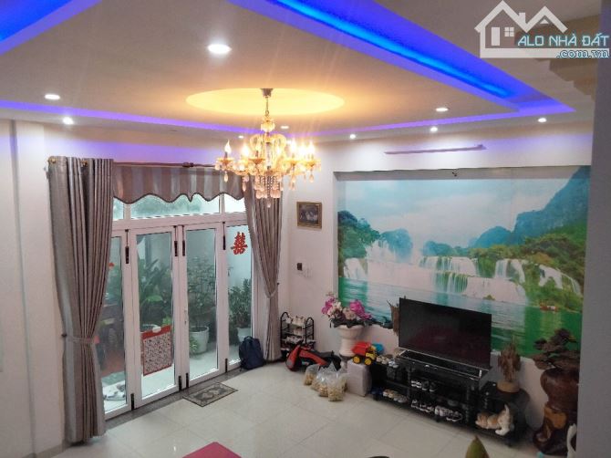 Bán nhà 2T 204m2 ngang gần 7m mặt tiền Trần Văn Dư quận Ngũ Hành Sơn chỉ 1x tỷ - 1