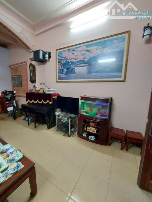 BÁN NHÀ ĐẸP 5TẦNG, 63M2 - NGUYỄN VĂN HUYÊN - TRUNG TÂM QUẬN CẦU GIẤY - MẶT NGÕ ĐẸP HƠN PHỐ - 4