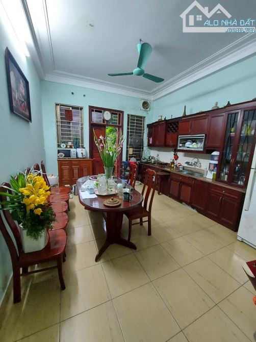 BÁN NHÀ ĐẸP 5TẦNG, 63M2 - NGUYỄN VĂN HUYÊN - TRUNG TÂM QUẬN CẦU GIẤY - MẶT NGÕ ĐẸP HƠN PHỐ - 5