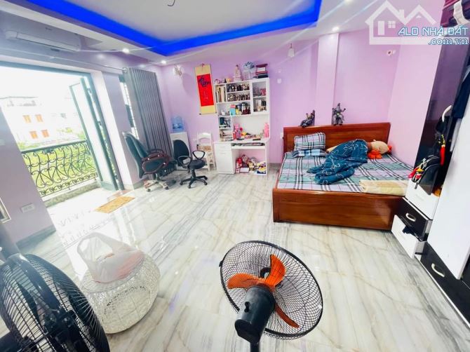 Nhà phố Chùa Bộc, Đống Đa, 52m2, MT 4.5m, giá 15ty, Kinh doanh, Ô tô tránh