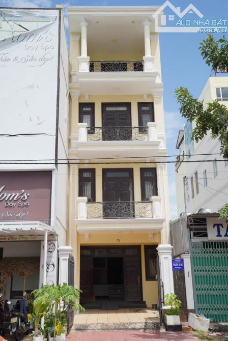 Bán căn nhà 1 trệt 3 lầu đường Nguyên Hồng, Phú Thủy Phan Thiết hướng Tây 107m2 giá 7.2 tỷ