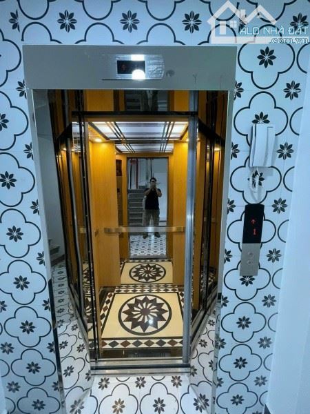 bán căn hộ dịch vụ 6 lầu hẻm 791 Trần xuân soạn phường tân hưng Q7. Dt 7x20m - 1