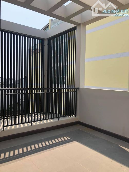 Bán căn nhà 1 trệt 3 lầu đường Nguyên Hồng, Phú Thủy Phan Thiết hướng Tây 107m2 giá 7.2 tỷ - 1
