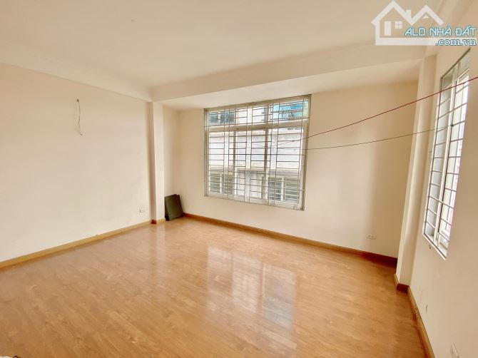 SIÊU PHẨM NHÀ ĐẸP TRẦN BÌNH 45M2 X 6T, MT 5,1M, GARA, LÔ GÓC, KD 8,7 TỶ. - 3