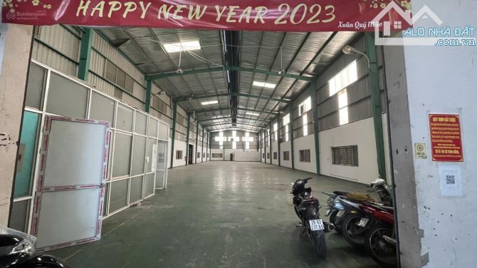 Công ty cần cho thuê kho xưởng dt 300m 800m 1000m 2000m2 xưởng cao PCCC vách tường xe công