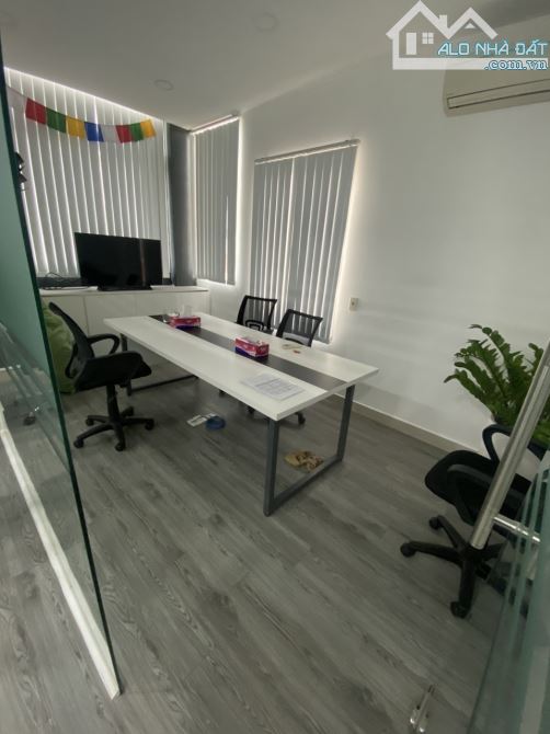 VP 50M2 - NGUYỄN THỊ MINH KHAI, ĐAKAO, QUẬN 1, SÀN ĐẸP, VIEW THOÁNG CHỈ 12,7$ - 2