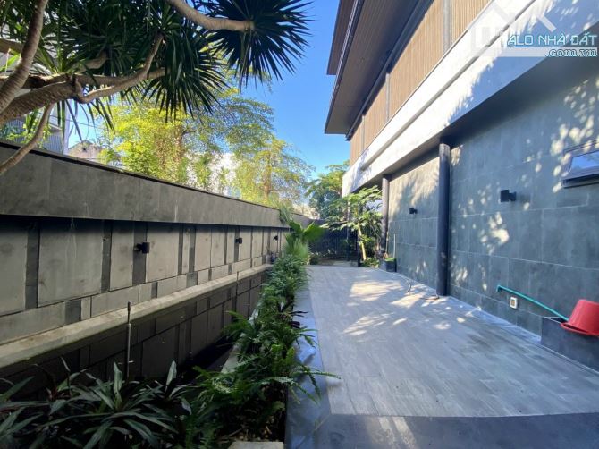Bán Villa - Biệt Thự Đẹp 3 tầng 2 mặt tiền Khu biển Mỹ Khê - 252m2 Cách biển 400m - 1