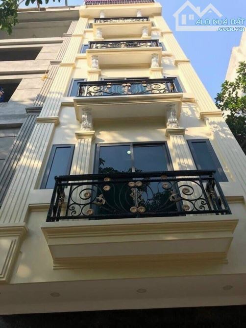 Bán nhà Quốc Bảo Tựu Liệt . ngọc hồi giải. phóng Hà Nội . ô tô đỗ cửa  40m x 5 tầng