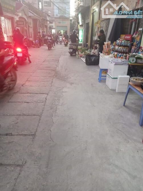 Bán nhà Quốc Bảo Tựu Liệt . ngọc hồi giải. phóng Hà Nội . ô tô đỗ cửa  40m x 5 tầng - 6