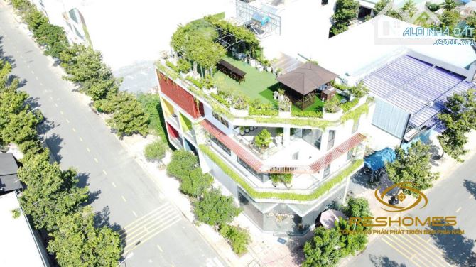 Biệt thự góc 2 mặt tiền siêu VIP khu dân cư D2D; sổ hồng 1 trệt 4 lầu ngang 10m giá 32 tỷ