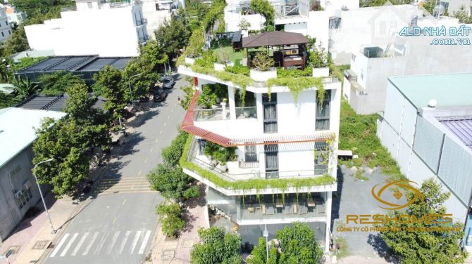 Biệt thự góc 2 mặt tiền siêu VIP khu dân cư D2D; sổ hồng 1 trệt 4 lầu ngang 10m giá 32 tỷ - 1