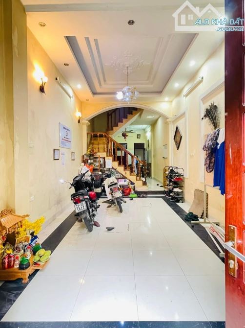 Bán Nhà Phạm Tuấn Tài, Cầu Giấy, Phân Lô, 62m2, 4 tầng, giá 12 tỷ