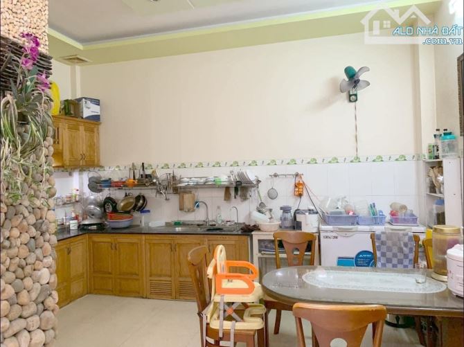 Bán nhà đường Tôn Đức Thắng 70m2 và 80m2
