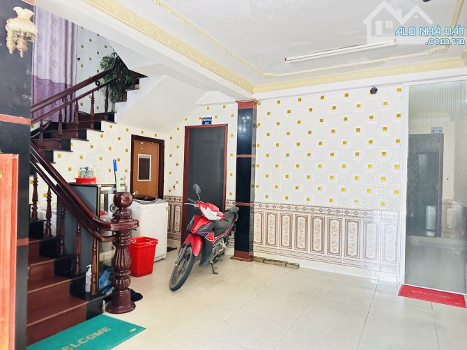 TOÀ MOTEL DÒNG TIỀN KHỦNG - VỊ TRÍ ĐẸP, 3 MẶT THOÁNG - PHÁP LÝ CHUẨN, PCCC ĐẨY ĐỦ.