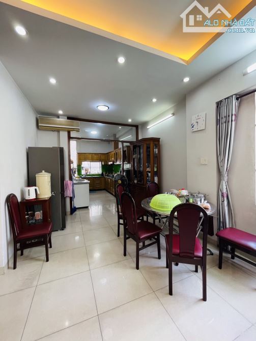 Biệt Thự Nguyễn Văn Trỗi - 7.2*22 - 139m2 - 3 tầng - chỉ 29.5 tỷ