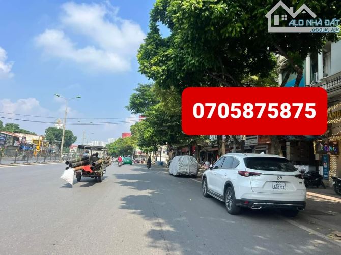 CỰC PHẨM MẶT PHỐ GIẢI PHÓNG  1 MẶT PHỐ 1 MẶT NGÕ ÔTÔ VỈA HÈ RỘNG 226m 3 tầng mt 8m chỉ 33