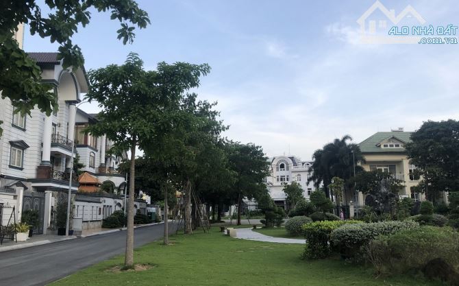 Bán đất biệt thự, 26x44m, giá bán 55 tỷ - cho DT: 1.200m2, tách ra được 5 lô biệt thự mini - 1