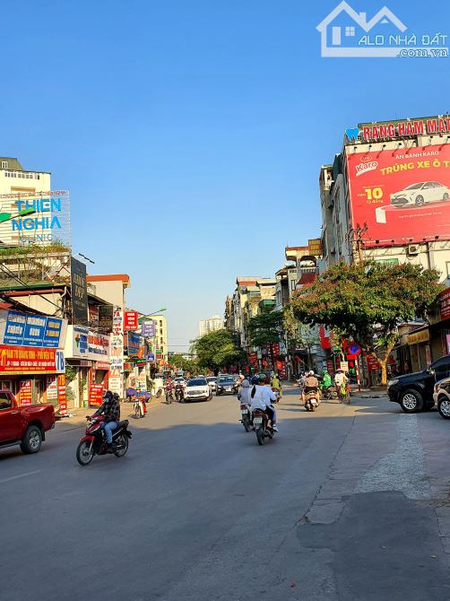 MẶT PHỐ NGUYỄN CHÍ THANH, GẦN HỒ NGỌC KHÁNH, NHÀ ĐẸP,THANG MÁY,KD ĐỈNH, HÀNG XÓM ĐẠI GIA. - 1