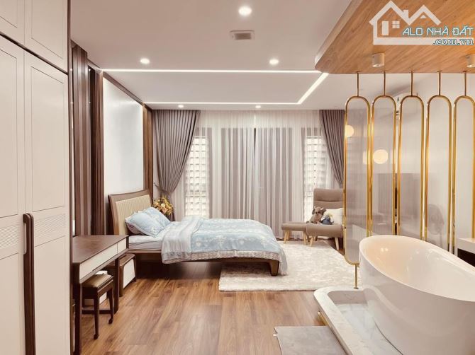 PHÂN LÔ TRUNG KÍNH-CẦU GIẤY-60M2- GARA Ô TÔ-VỈA HÈ RỘNG -OTO TRÁNH-THANG MÁY-HIẾM NHÀ BÁN- - 3