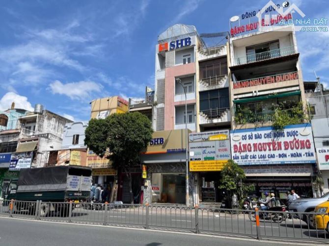 Biệt Thự Nguyễn Văn Trỗi - 7.2*22 - 139m2 - 3 tầng - chỉ 29.5 tỷ - 3