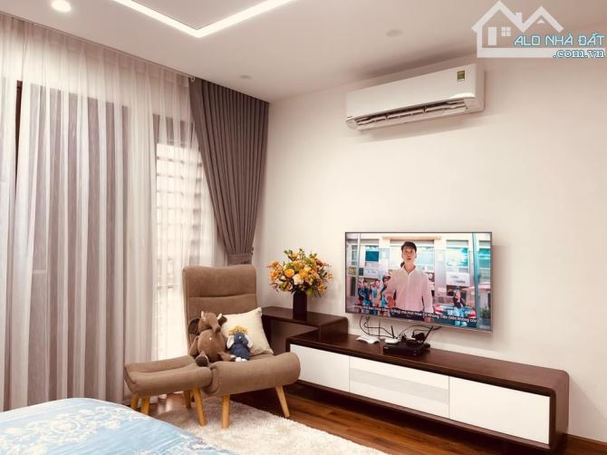 PHÂN LÔ TRUNG KÍNH-CẦU GIẤY-60M2- GARA Ô TÔ-VỈA HÈ RỘNG -OTO TRÁNH-THANG MÁY-HIẾM NHÀ BÁN- - 5