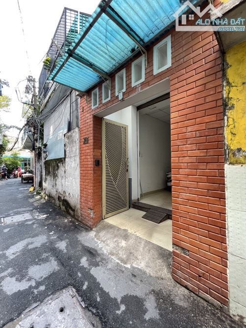 Biệt Thự Nguyễn Văn Trỗi - 7.2*22 - 139m2 - 3 tầng - chỉ 29.5 tỷ - 6