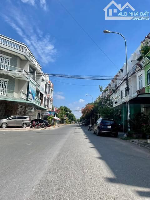 Nền mặt tiền đường Trần Minh Sơn khu Đại học Y Dược - 1