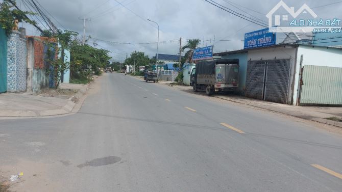 Bán đất giá rẻ 5x42m giá 1 tỷ 300 triệu , ấp 5, Xã Đức Hòa Đông, Đức Hòa, Long An.