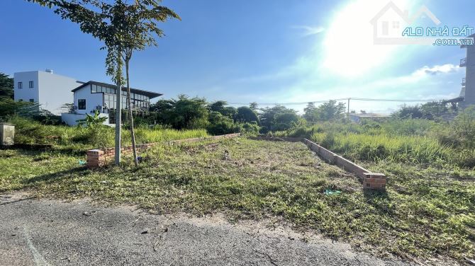 Bán nền đất (8x20) khu dự án thời báo kinh tế đường bưng ông thoàn , tp .Thủ Đức . 11.8 tỷ - 1