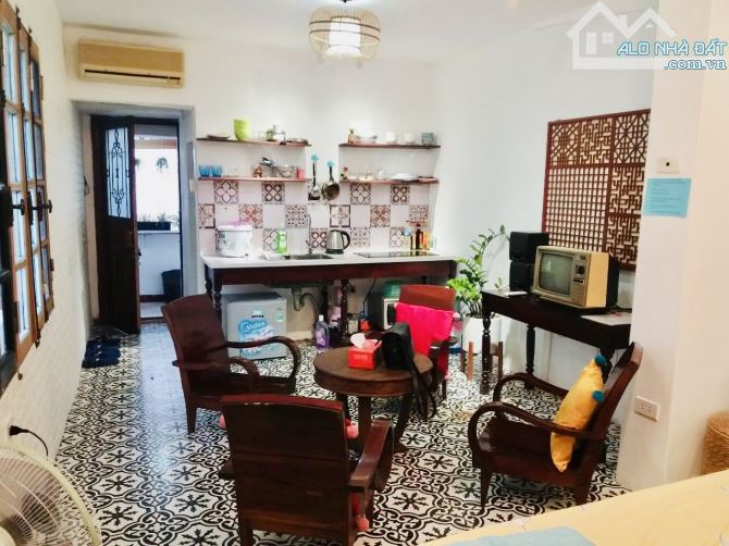 BÁN NHÀ TẬP THỂ TRẦN HƯNG ĐẠO HOÀN KIẾM - 60M 2PN- CĂN GÓC 3 THOÁNG KINH DOANH HOMESTAY