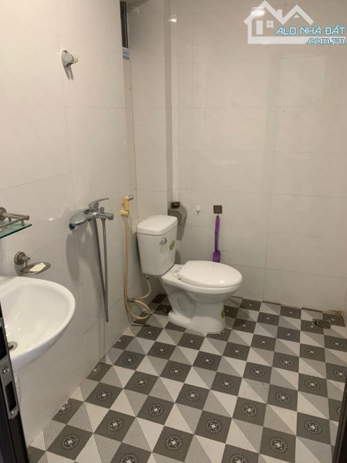 Cho thuê căn hộ 2 ngủ đủ đồ tại Nguyễn Công Trứ, DT 70m2 - 4
