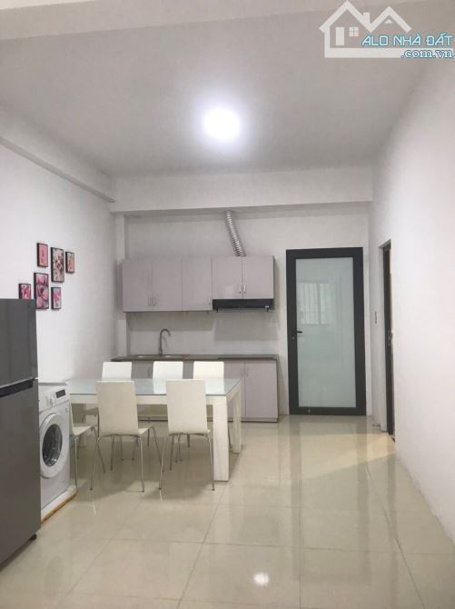 Cho thuê căn hộ 2 ngủ đủ đồ tại Nguyễn Công Trứ, DT 70m2 - 6